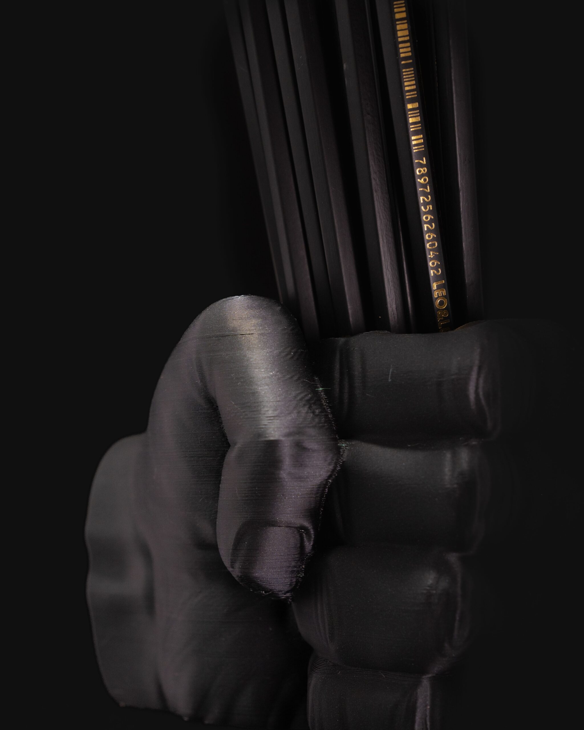 Hang on Tight Pencil Holder - Image 2