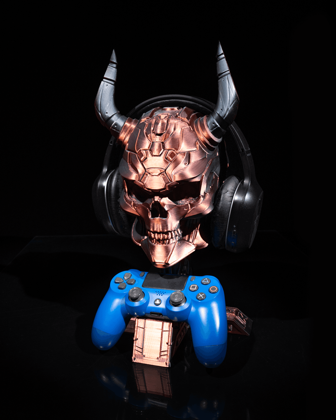 Sci-fi Skull Controller & Headphone Holder - Image 5