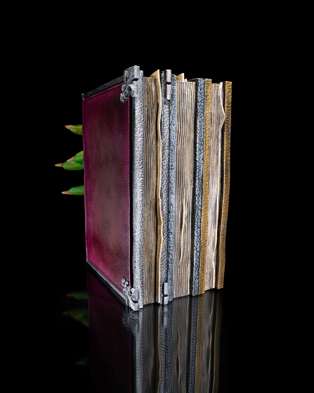 Creeping Out Book Nook - Image 7