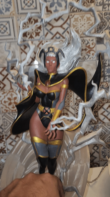 🌩️ Tempestade dos X-Men: Miniatura de Luxo em Resina - Detalhes Incríveis e Acabamento Impecável! 🌩️
