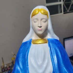 🌟 Nossa Senhora das Graças: Miniatura de Devoção e Arte! 🌟 Uma escolha maravilhosa para presentear amigos e familiares, trazendo um símbolo de fé e proteção para seus lares