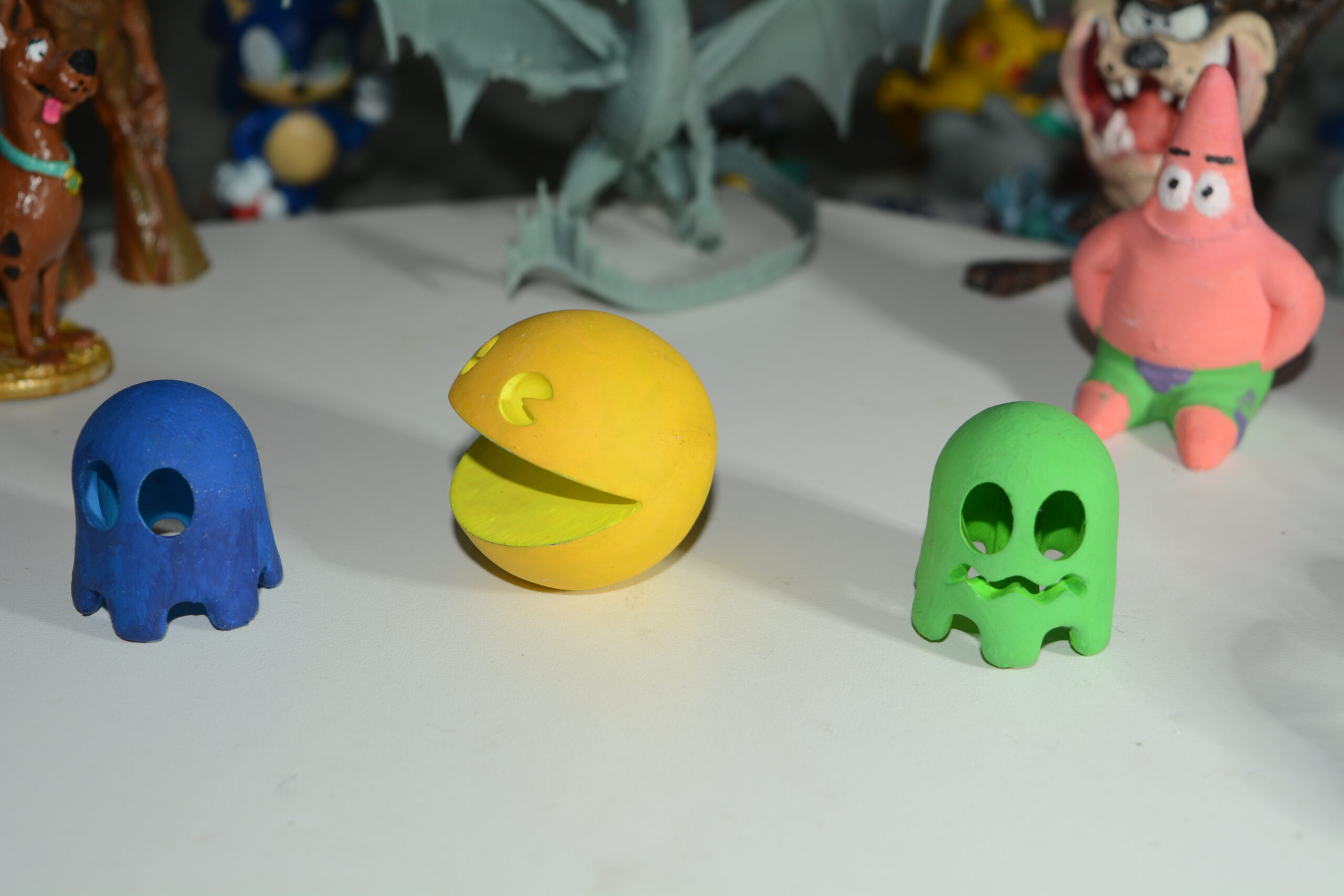 🌟 Miniatura Neon do Pac-Man e Fantasmas: Brilho Incrível e Nostalgia em Resina! 🌟 - Image 3