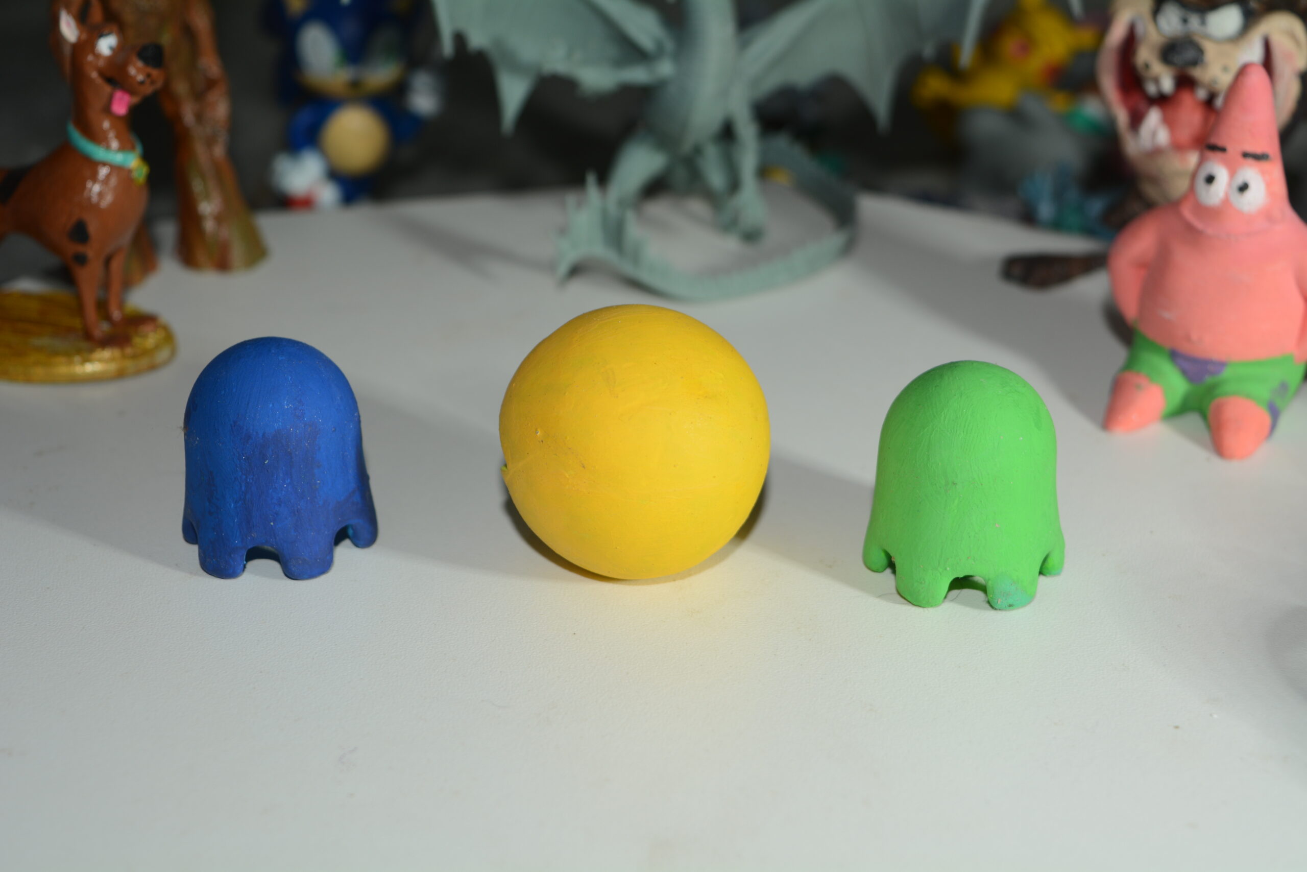 🌟 Miniatura Neon do Pac-Man e Fantasmas: Brilho Incrível e Nostalgia em Resina! 🌟 - Image 4