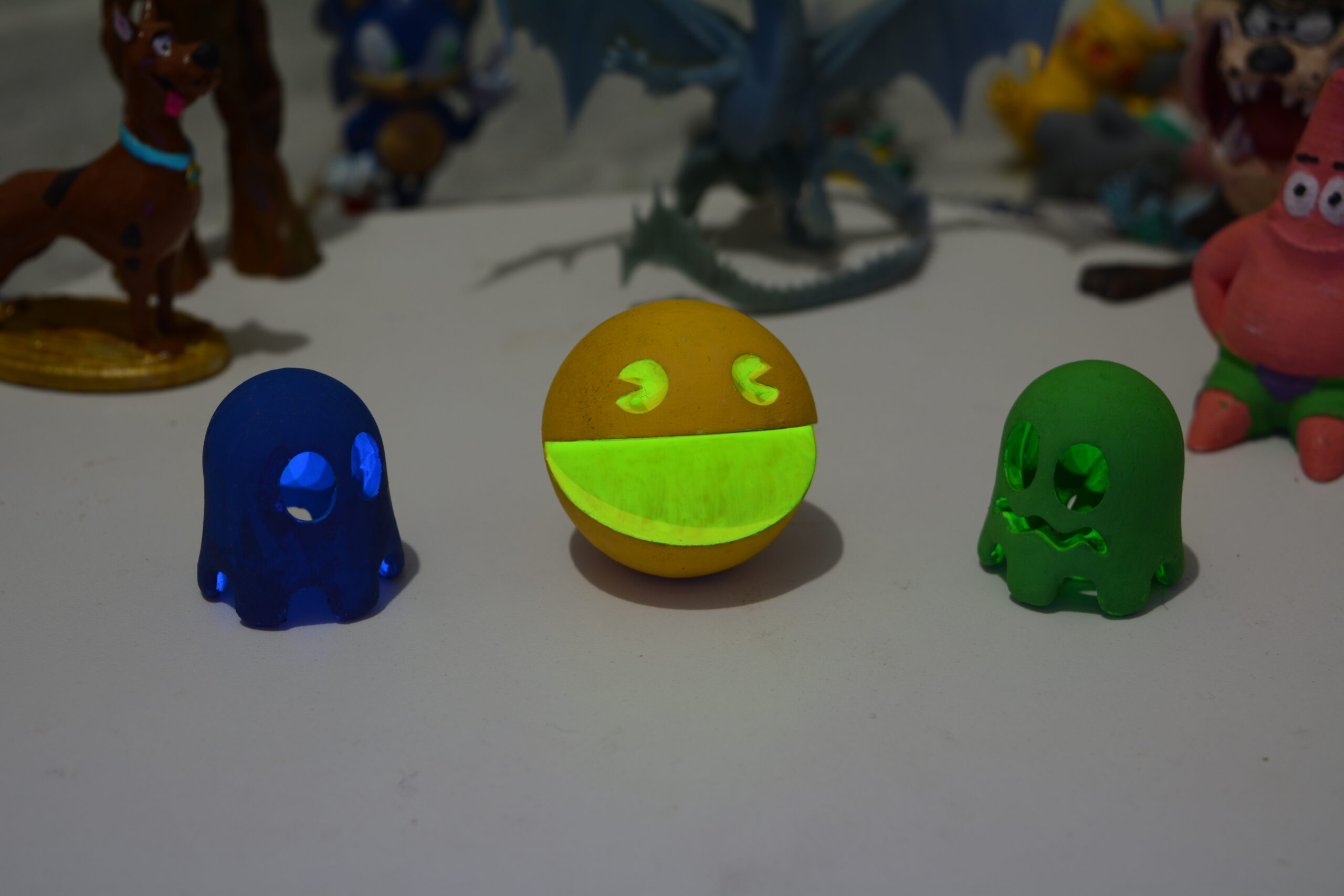 🌟 Miniatura Neon do Pac-Man e Fantasmas: Brilho Incrível e Nostalgia em Resina! 🌟 - Image 6
