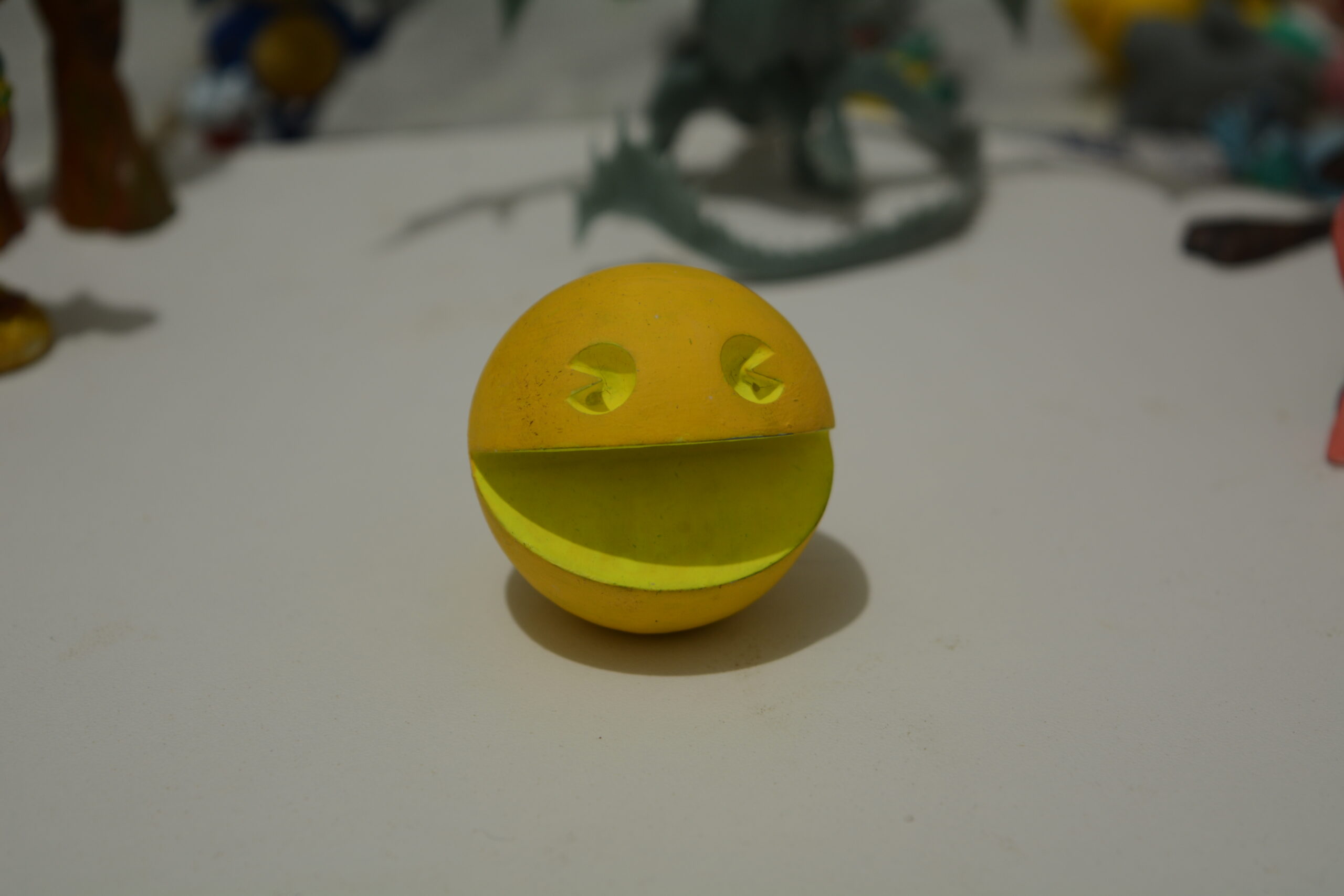 🌟 Miniatura Neon do Pac-Man e Fantasmas: Brilho Incrível e Nostalgia em Resina! 🌟 - Image 7