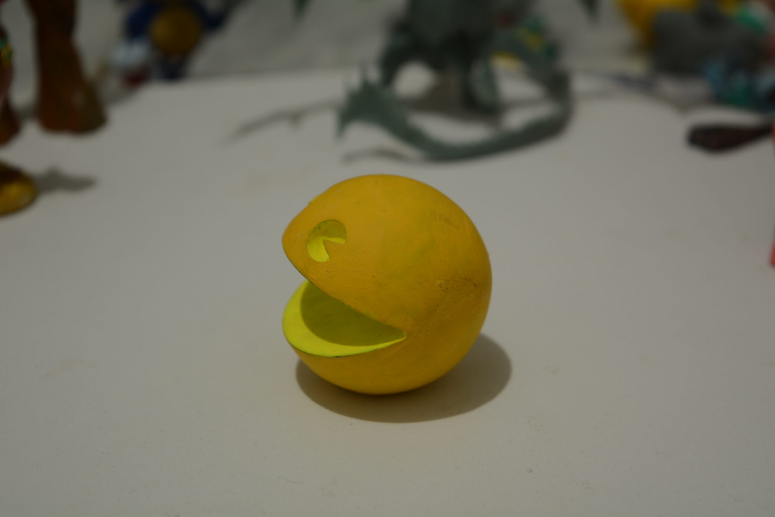 🌟 Miniatura Neon do Pac-Man e Fantasmas: Brilho Incrível e Nostalgia em Resina! 🌟 - Image 8