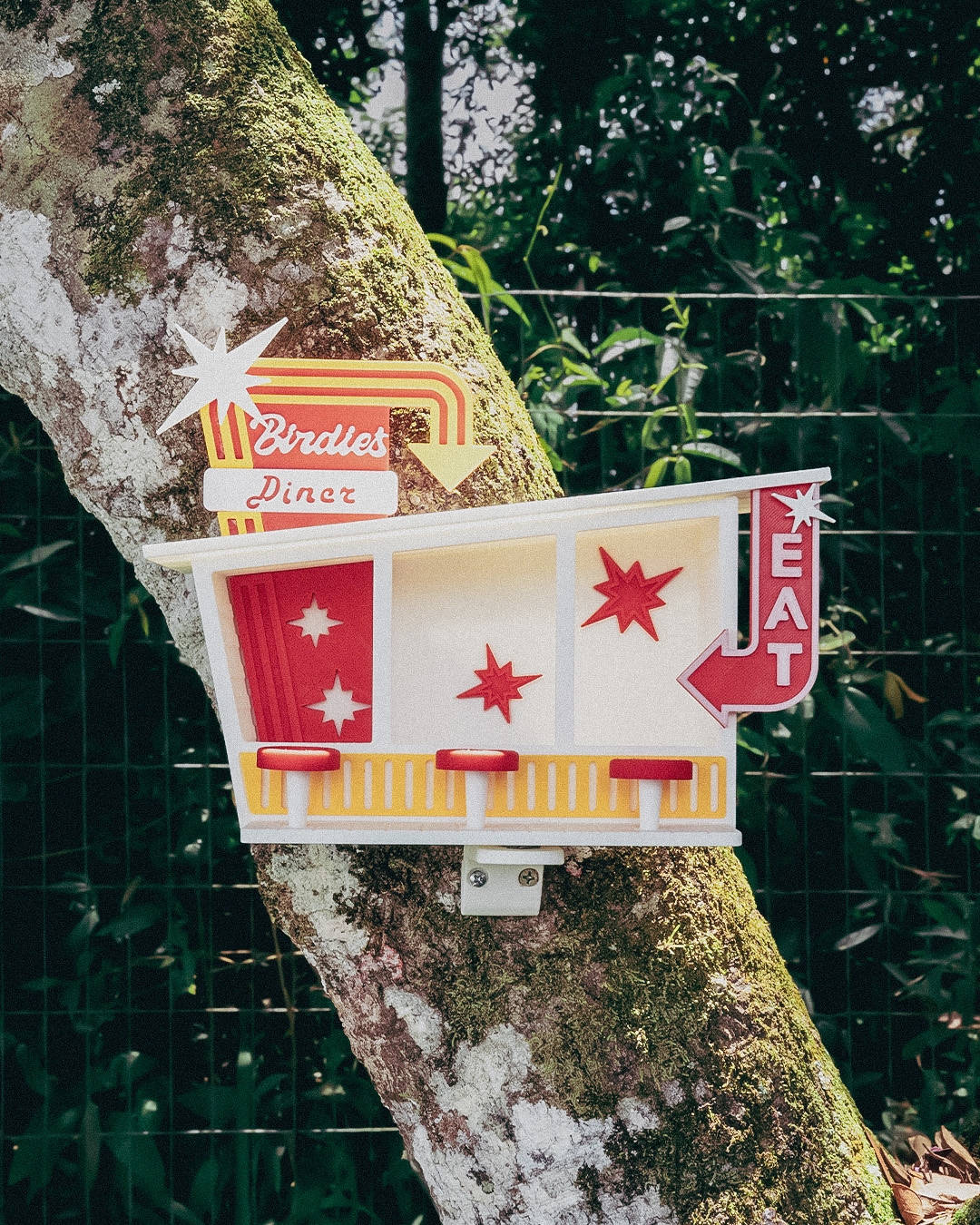 Birdie's Diner Bird Feeder - Image 2