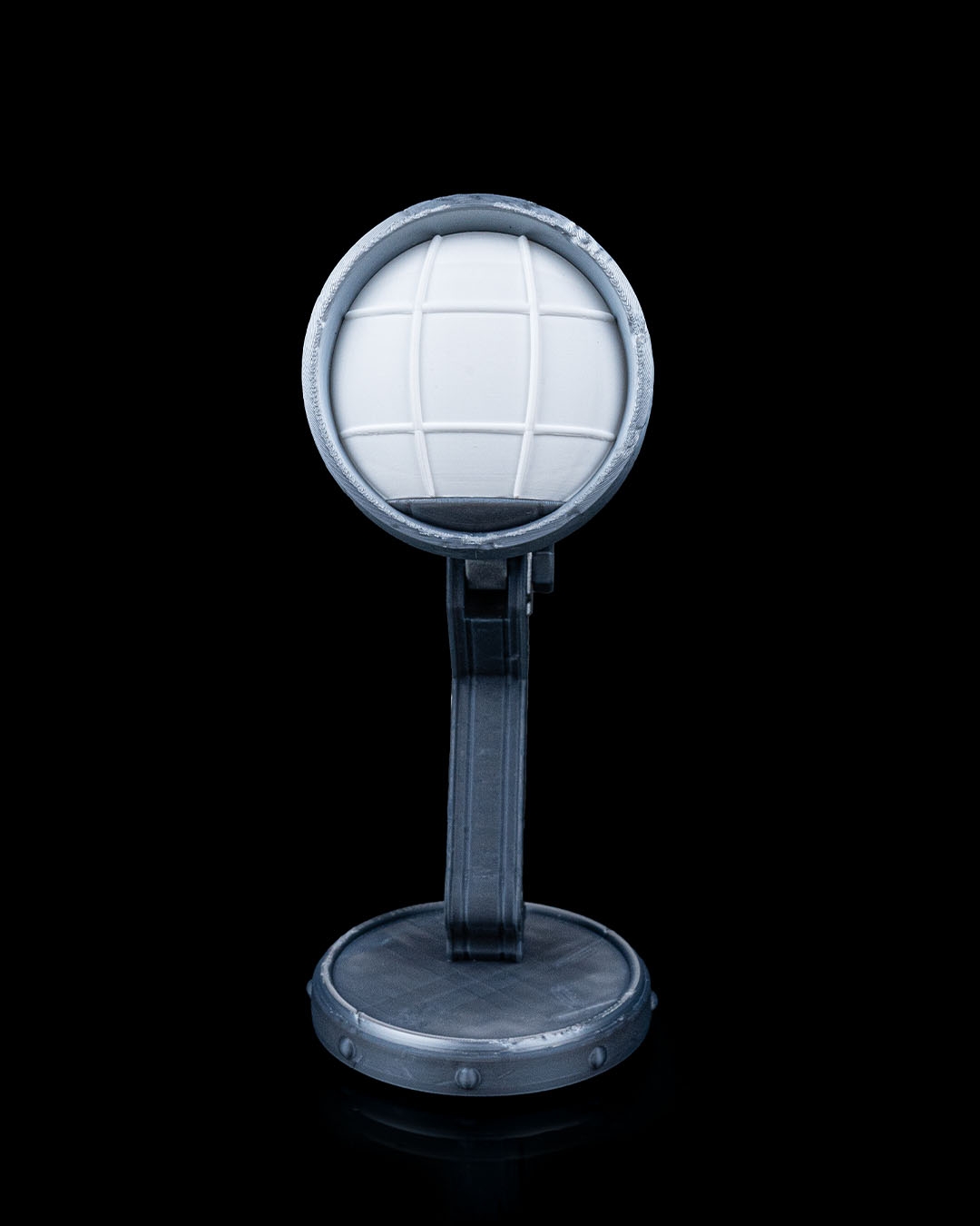 Chrome Headlight Table Lamp - Image 4