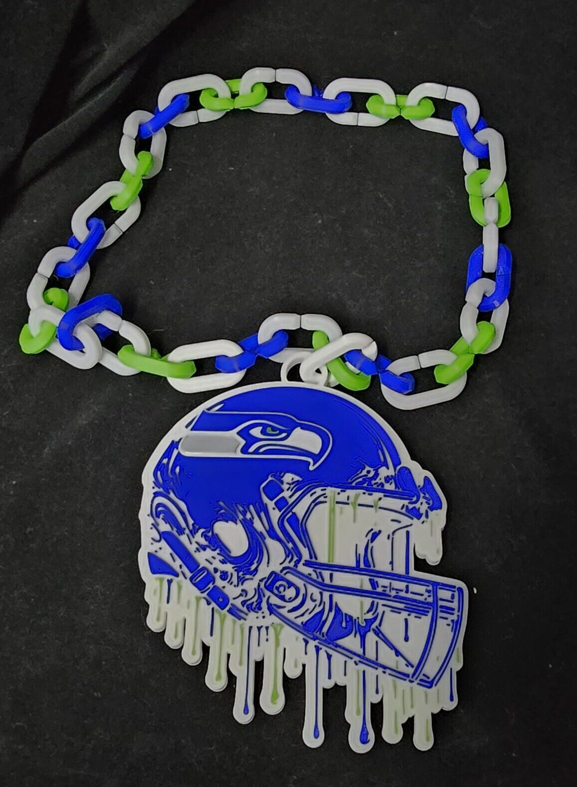 Seattle Seahawks Drip Helmet Fan Chain – Large Link 3D Printed Medallion